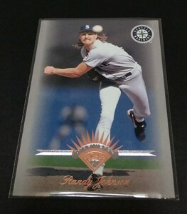 MLB 1997年DONRUSS LEAF ランディ・ジョンソン(マリナーズ)No,132。※表面、顔辺りに少しキズあり　Mariners RANDY JOHNSON 