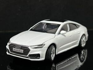 Audi A7 Sportback スポーツバック 1/32 ミニカー H85