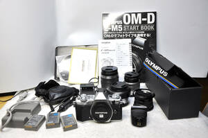 ★オリンパス　OM-D E-M5Ⅱ シルバー ミラーレス一眼レフカメラ レンズ４本 まとめて 中古