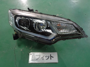 フィット　GP5　右ヘッドランプユニット　LED　即決　4642