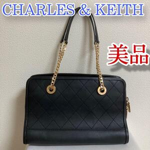 美品　CHARLES & KEITH チャールズ＆キース 3層式 チェーン ワンショルダー　トート　バッグ ブラック　黒　ゴールド