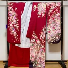 ★美品　正絹 鞠と可憐な枝垂れ桜の振袖　銀糸 銀通し 刺繍 金彩★