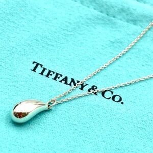 【コレクター必見】TIFFANY＆Co. ティファニー ティアドロップ ネックレス SILVER925 シルバー ブランドアクセサリー 服装小物 DH3