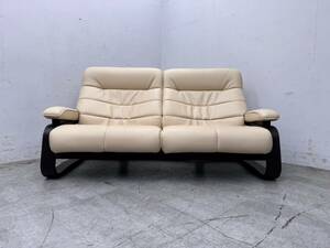 T5663☆使用僅か極美品☆フジファニチア☆FUJI FURNITURE☆リクライニング☆2人掛けソファ