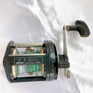 リール okuma TI30 ベイトリール フィッシング 釣り具 海釣り オクマ 中古品 現状品 0y