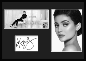 10種類!Kylie Jenner/カイリー・ジェンナー/ファッション/コスメ/サインプリント&証明書付きフレーム/BW/モノクロ/ディスプレイ(8-3W）