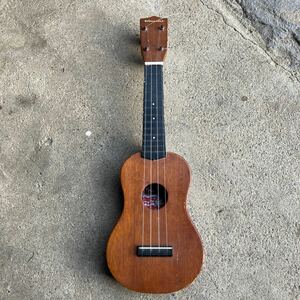 【1円スタート　】ジャンク　ウクレレ 弦楽器 楽器 Famous ukulele ヤマハ UKULELE kawai NO130 ビンテージウクレレ　アンティーク　