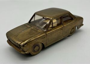 【い-1-3】60 TOYOTA COROLLA 1100 DELUXE シガレットケース 灰皿 置物 金属製 カローラ コロナ 車 ミニカー 小物入れ 中古品