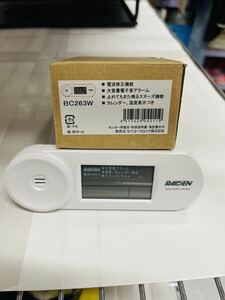 セイコークロック 置き時計 目覚まし時計 電波 デジタル 大音量 PYXIS ピクシス RAIDEN 白 本体サイズ:9.0×12.3×4.6cm BC407W