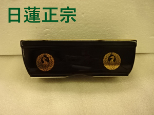 ●日蓮正宗 新品 角香炉 １９ｃｍ黒 陶器 黒塗り 高級 前香炉 鶴丸紋章 金色 入り ピカピカ 仏壇仏具 長香炉 ヤフオク特価 希少