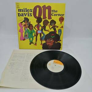 t2858 レコード Miles Davis マイルス・デイヴィス On The Corner CBS Sony SOPN 100 Jazz 中古品 現状品