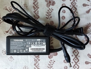 TOSHIBA ACアダプター PA3917U-1ACA 中古