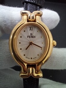 【100円スタート】FENDI フェンディ チェンジベルト GP 革ベルト シルバー文字盤 レディース クォーツ 腕時計 640L　不動品　