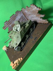 【塗装完成品】タミヤ 1/35 アメリカ陸軍 M3 リー Mk.I 中戦車 ウェザリング&ドライブラシ【ジオラマベース付き】戦車 模型 ミリタリー