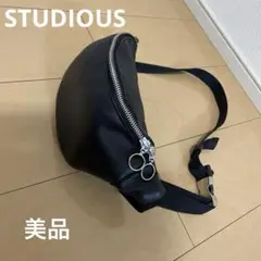 STUDIOUS ショルダーバッグ　バッグ　ブラック　高級感　レザー