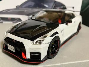 【アオシマ】1/24 楽プラ　NISSAN GT-R NISMO ブリリアントホワイトパール　プラモデル完成品