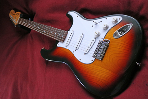 【Fender Japan】CST-50R（ST72）