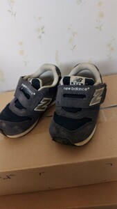 グレー　子供靴　15.5cm ニューバランス スニーカー　new balance　