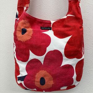 □43−1373 marimekko マリメッコ ショルダーバッグ 斜めがけバッグ レディース キャンバス ウニッコ 赤系 レッド系 カジュアル ナチュラル