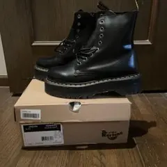 新品未使用　Ｄr Martens JADON 黒8ホールブーツ