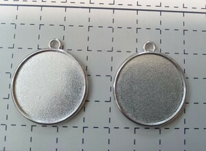 ☆レジンセッティング台　両面使い　2個　直径　30ｍｍ 2個セット　シルバー色　☆彡