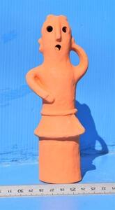 昔懐かしい陶器の水中アクセサリー 踊る はにわ 男 素焼き ぜ⑲　埴輪 haniwa ハニワ 幅70×奥行55×高さ180ｍｍ　130ｇ 4974230000111