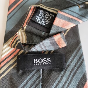 HUGO BOSS (ヒューゴボス)黒グレーオレンジベージュストライプネクタイ