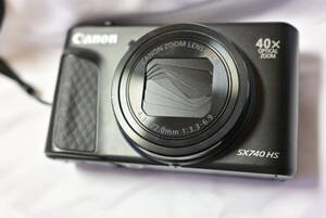 Canon　キヤノン　コンパクトデジタルカメラ　Power Shot SX740HS　光学40倍ズームレンズ(デジタル160倍)　2,030万画素　現行発売商品