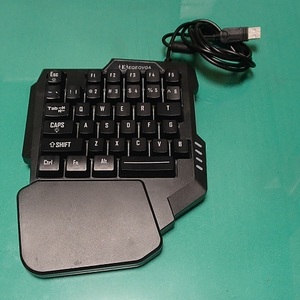 400/EQEOVGA 片手で使える 軽量 ゲーミング USB 有線 キーボード/model c91 pro keyboard/黒 ブラック/ゲーム/ワンハンド/機械的感覚