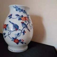 鍋島青山　伊万里焼　梅と鳥の絵柄 陶器製花瓶