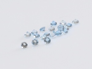 キレイ 濃いめのアクアマリン 2mmラウンドのロット 20ケで0.79ct