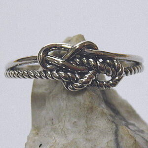 シンプルなシルバーリング 結び紐の指輪 10.5号 指輪 ムスビ紐リング シルバーアクセサリー シルバー925 銀