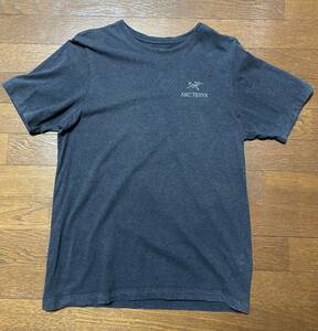 アークテリクス エンブレムTシャツ チャコールグレー メンズSサイズ (ARC’TERIX Emblem T-shirt SS Men