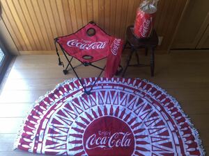 新品　コカコーラ　3点　ビーチテーブル　缶バンク　貯金箱　円形　マルチカバー　特大　Coca-Cola フリンジ　ラグ　ドリンクホルダー