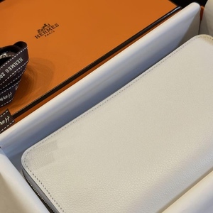 【新品 国内正規品 2024年モデル】HERMES アザップ シルクイン ラウンド長財布 ホワイト×シルク 日本橋高島屋購入品