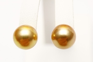 アコヤ真珠パールピアス　9.0-9.5mm　ゴールドカラー　K18製