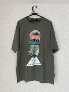 送料込み GU×UNDERCOVER 完売品 プリントロゴTシャツ Lサイズ　57OLIVE カラーグリーン 袖丈半袖 柄・デザインプリント