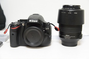 ニコン　NIKON D5100 AF-S 望遠ズーム　NIKKOR 55-200mm f5-5.6G VR DX 付き　ショット数1730枚 野鳥、運動会、飛行機他にどうぞ