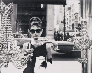 ティファニーで朝食を 　オードリーヘップバーン　Breakfast At Tiffanys,　Audrey Hepburn　輸入　写真　21252