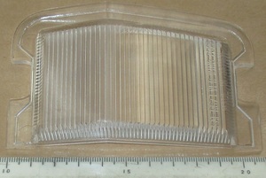 ブルーバード510 前期 セダン バックランプのレンズ左 未使用純正品