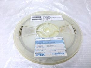 O3-082◆TDK チップコンデンサ 電子部品 約3000個 C2012CH1H040CT000A (約寸W180xH120xD180mm) 現状品.