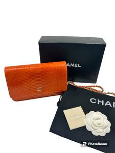 【超美品】　シャネル CHANEL チェーンウォレット 財布 斜め掛け パイソン エキゾチック レザー 希少なオレンジカラー　ゴールド金具