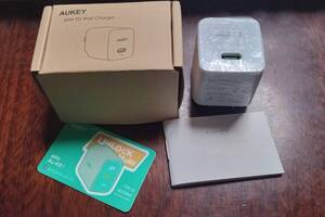 おそらくいまだに最軽量クラス AUKEY 30W GaN PD TypeC MackBookAir OK PA-Y19.