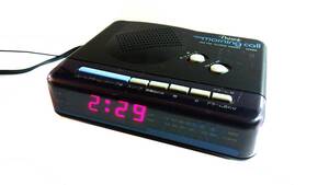 送料本文 Patrick 昭和 レトロ ラジオ AM FM アラーム デジタル クロック 置き 時計 中古 現状 RADIO CLOCK 即決有り 管理番号2405