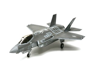 1/72 アメリカ空軍 F-35A ライトニングII 塗装済 完成品