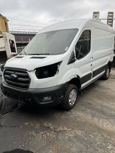 フォード　Ford TRANSIT TREND フォード トランジット トレンド ハイルーフ フェンダー 左フェンダー 凹み無 左側フェンダー　引き取り歓迎