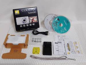 現状品+廃盤品　Nikon　COOLPIX　S6600-WH　ナチュラルホワイト　ニコン　クールピクス　S6600