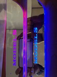 テスラモデルS　LED　ステップライト　7色　クリア　ブルー　レッド　パープル　色設定可能