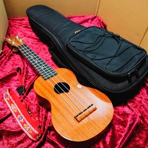 Q29【弦調整OK】フェイマス ウクレレ Famous UKULELE FS-1 ソフトケース付き 日本製 弦楽器