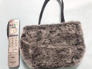 美品♪ ORIENT フワフワ　グレー　フェイクファー　バッグ　小さめ♪